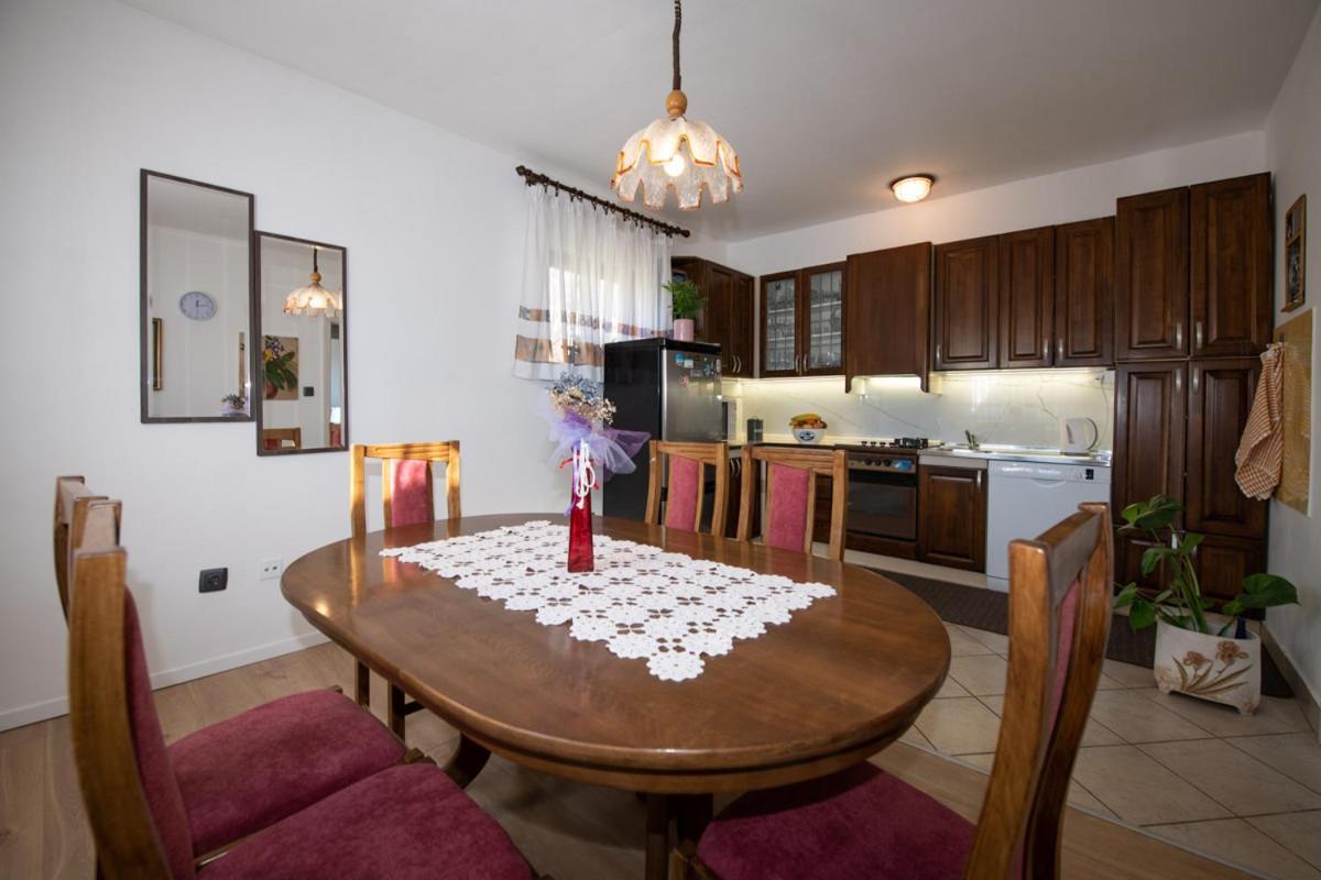 Apartman Elvis Lovran Buitenkant foto