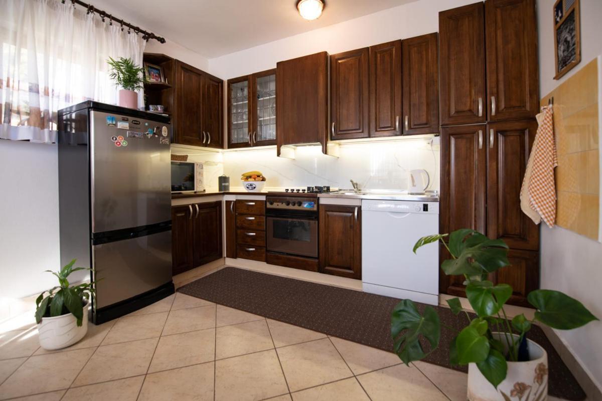 Apartman Elvis Lovran Buitenkant foto